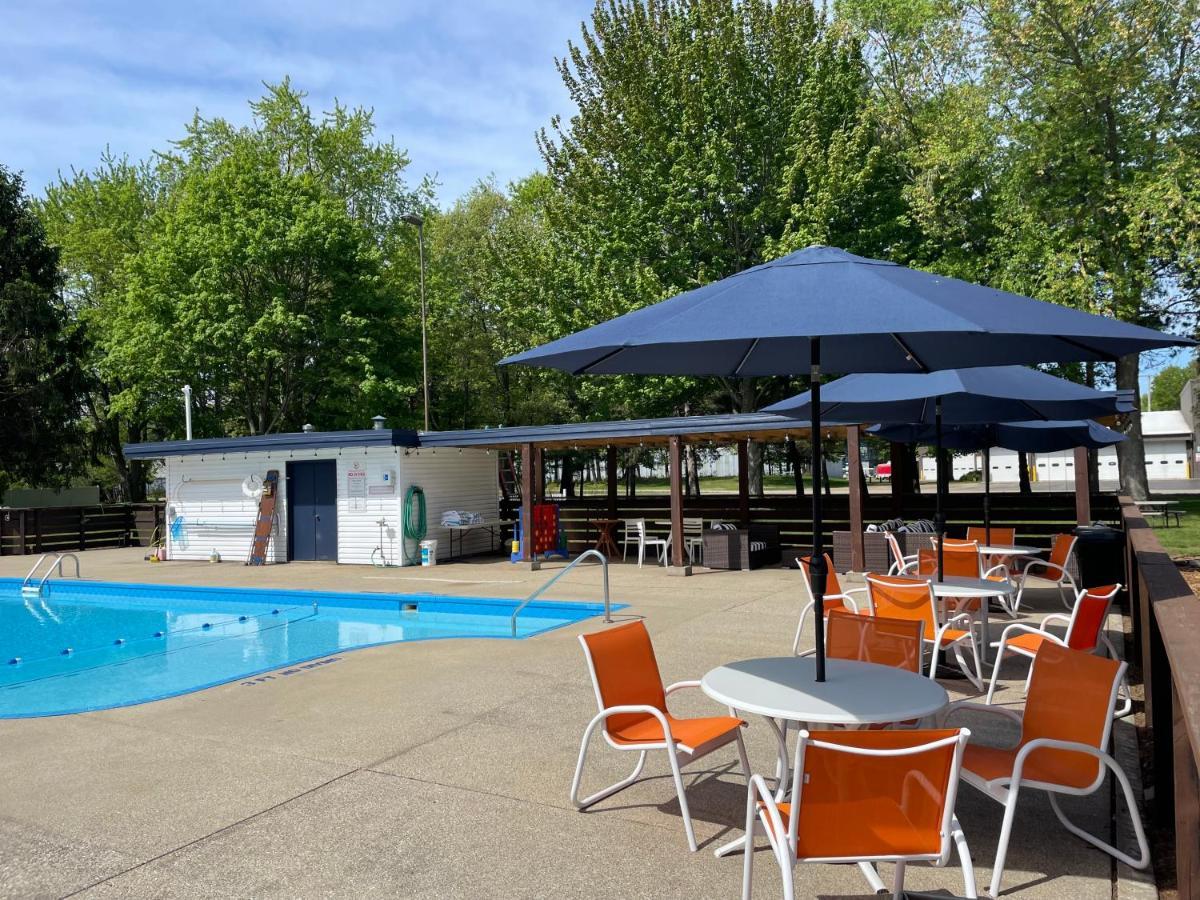 Starlite Resort Saugatuck Exterior foto
